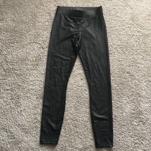 GUESS Pleather style leggings NWT